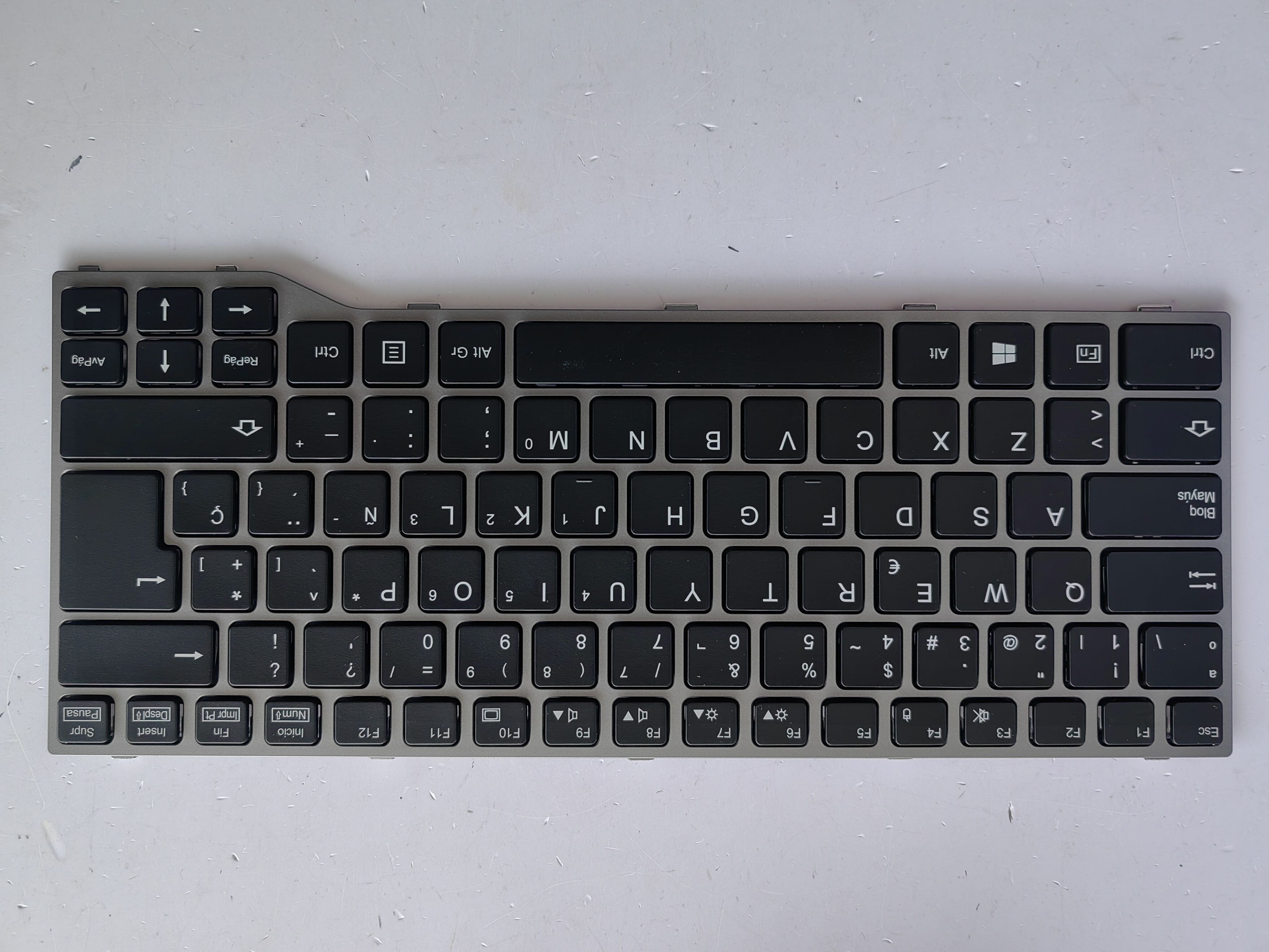 Picture of New Replacement Laptop Keyboard For FJU T725 SILVER FRAME BLACK SP Layout